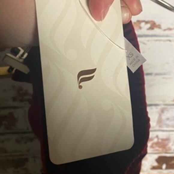 NWT Fabletics Luxe Velour Jogger in Cherry Burst Red - Picture 8 of 11